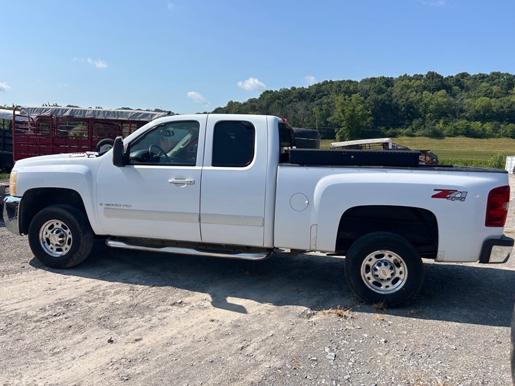2007-chevrolet-2500-image-3