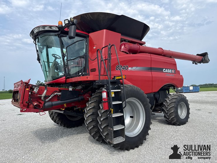 2016-case-ih-8240-image-1