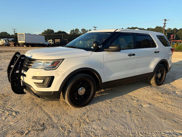 2018-ford-explorer-image-1