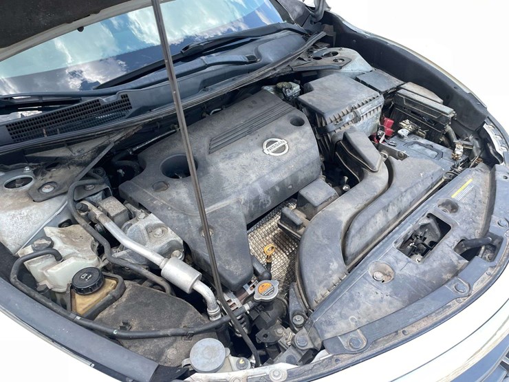 2015-nissan-altima-sv-4-door-sedan-(163,832-miles)-image-8