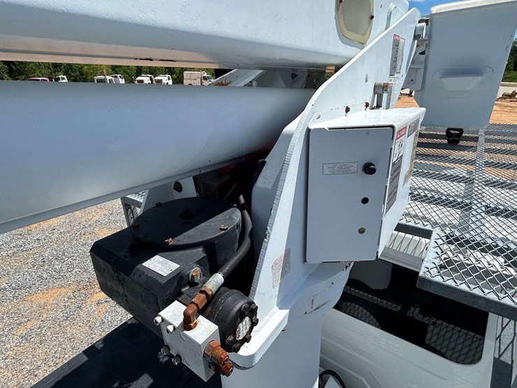 2011-international-durastar-4300-image-38