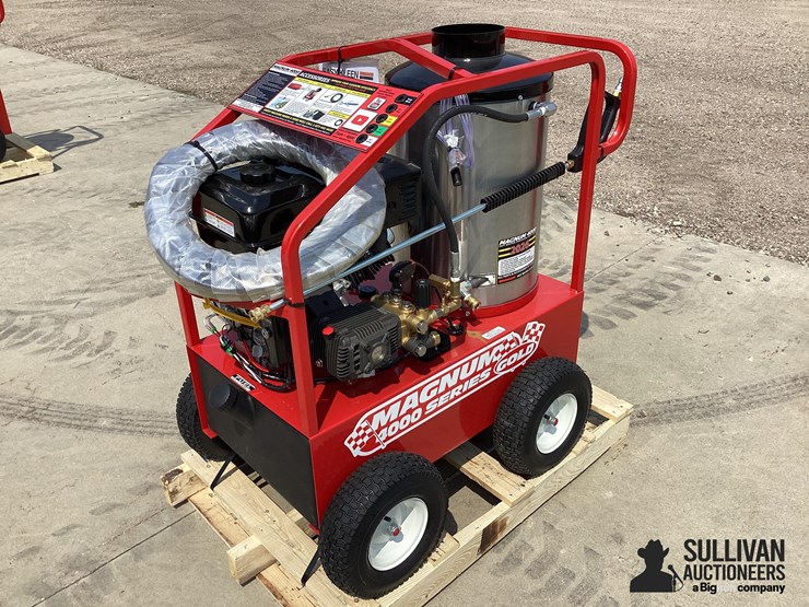 2026-magnum-4000-series-hot-water-pressure-washer-image-1