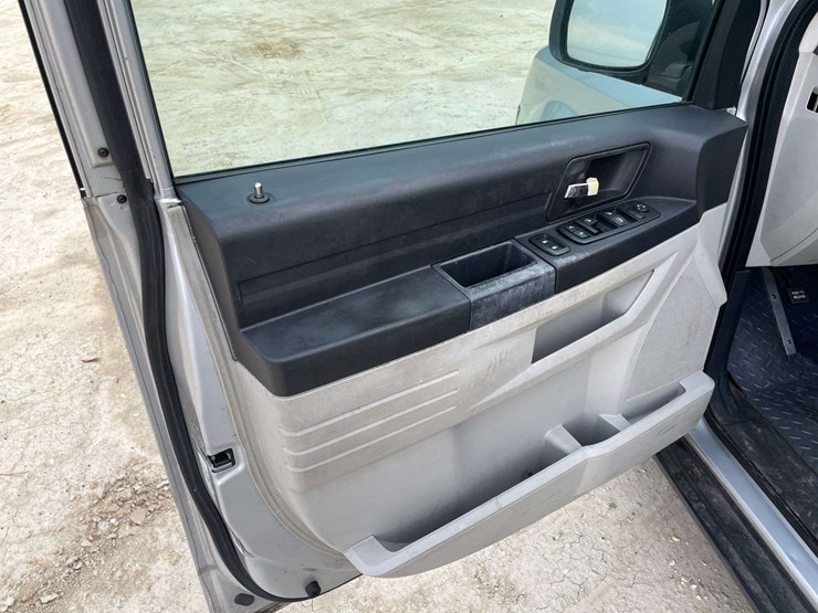 2009-dodge-caravan-image-9