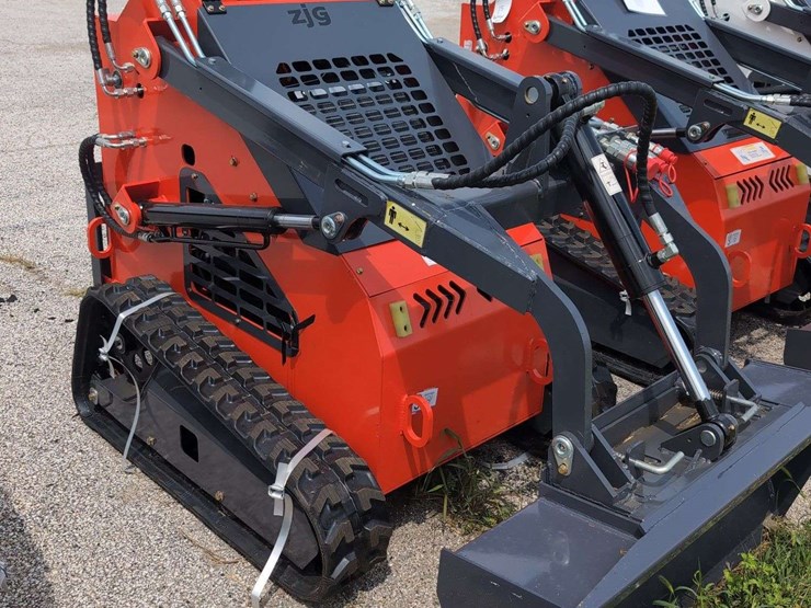 zjg-mini-skid-steer-loader-zj-380-(red)---15hp-image-1