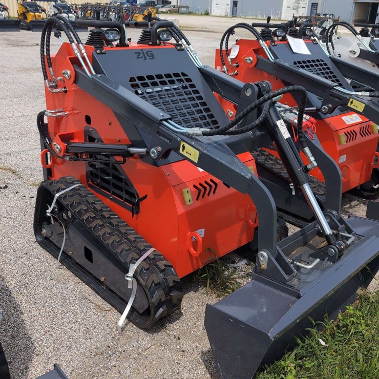 ZJG Mini Skid Steer Loader ZJ-380 (RED) - 15HP