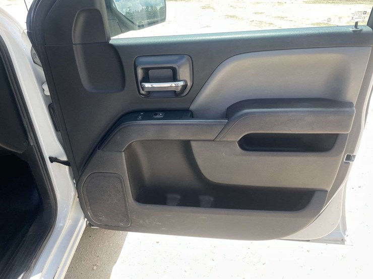 2018-chevrolet-silverado-1500-image-17