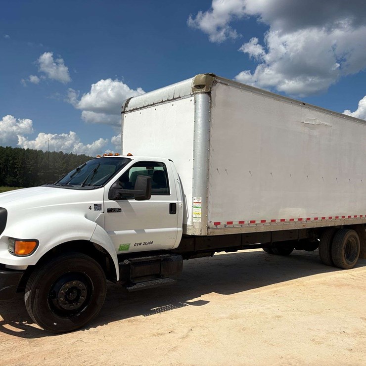 2013 FORD F750