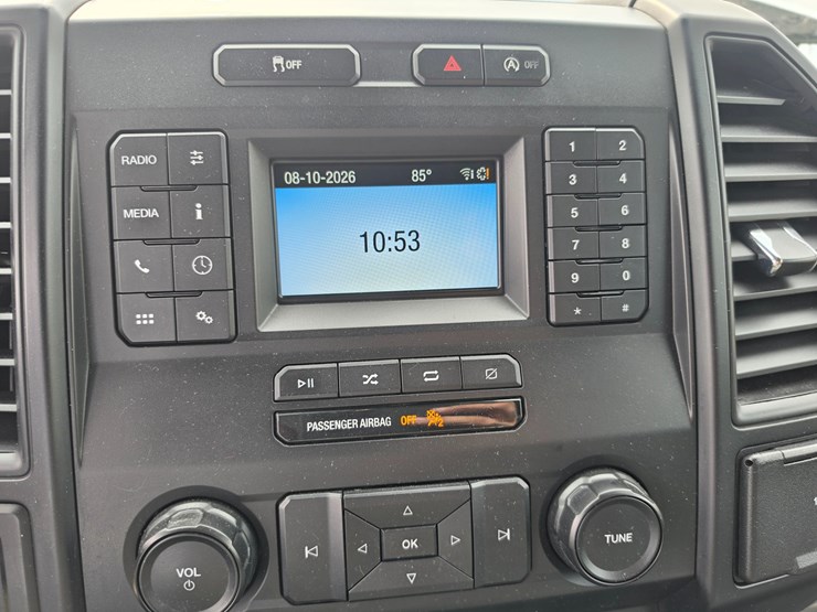 2020-ford-f150-image-36