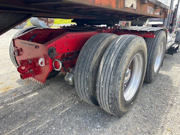1986-peterbilt-359-image-5