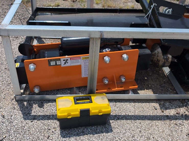 (1)-wolverine-skid-steer-post-driver-pd-12-08d-image-4