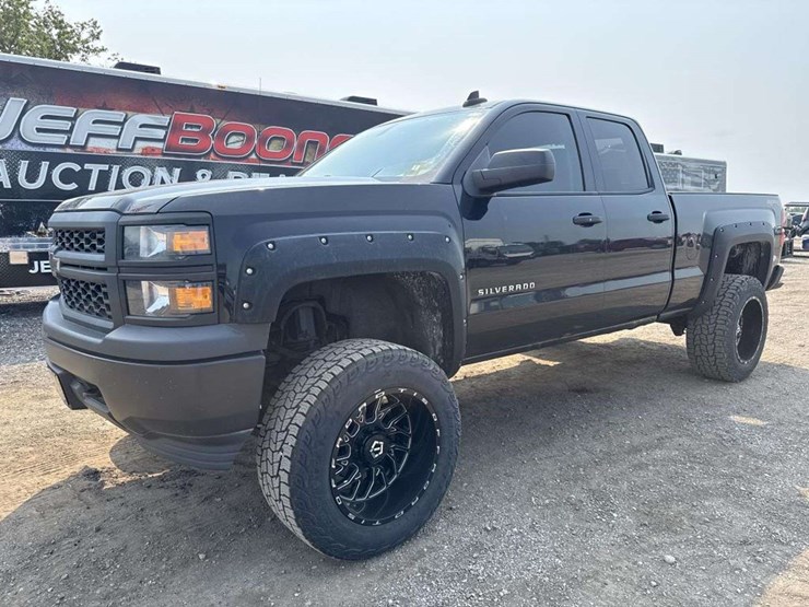 2015-chevrolet-silverado-1500-image-1
