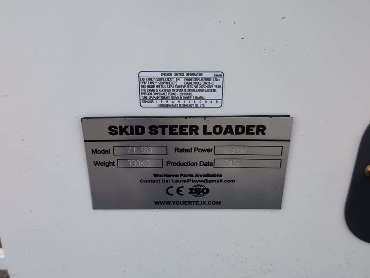 zjg-mini-skid-steer-loader-zj-380-(white)---15hp-image-6