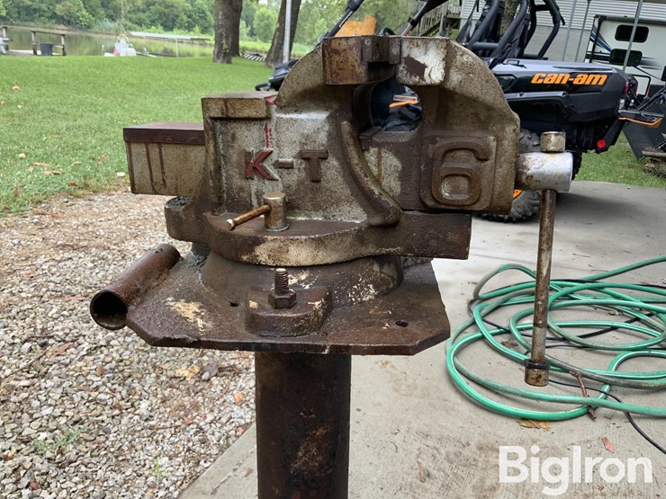 k-tool-6"-free-standing-hand-vice-image-15