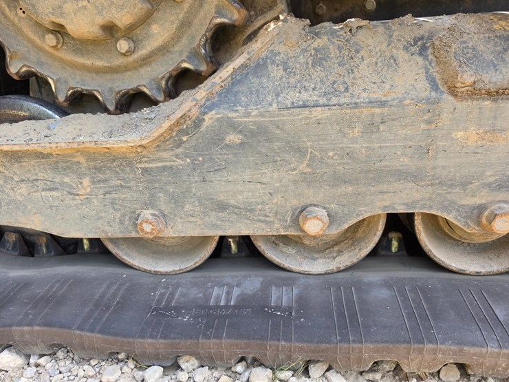 2020-bobcat-t770-image-37