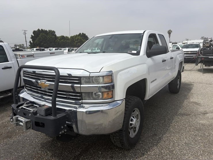 2015-chevrolet-silverado-2500-image-1