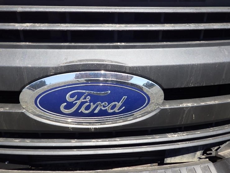 2019-ford-f550-image-11