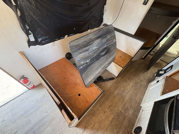 2022-heartland-trailrunner-29'-bumper-pull-travel-trailer-image-19