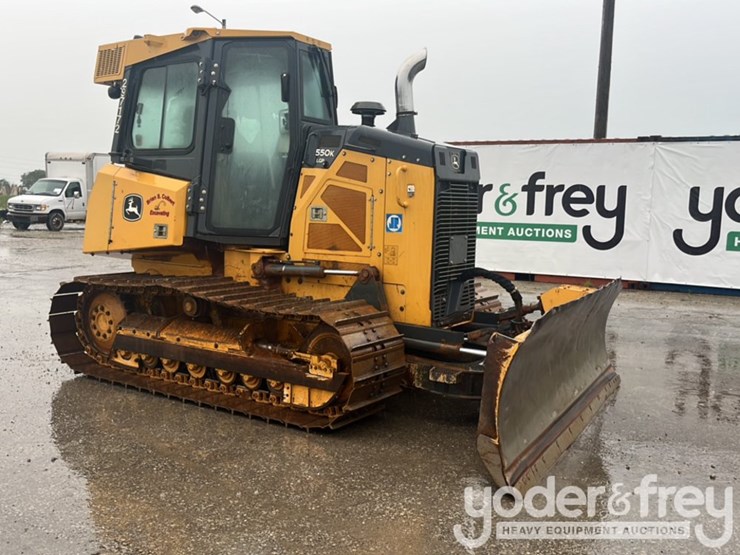 2016-deere-550k-image-8