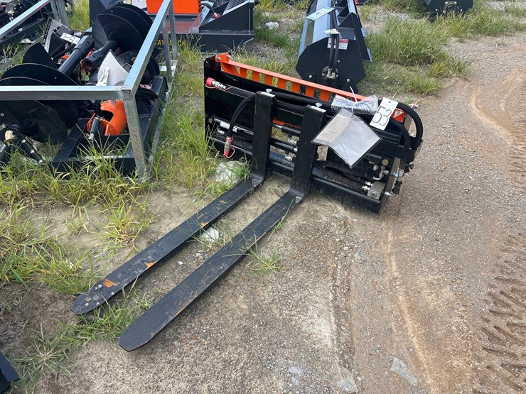 #53-•-48”-hydraulic-skid-steer-pallet-forks-image-1