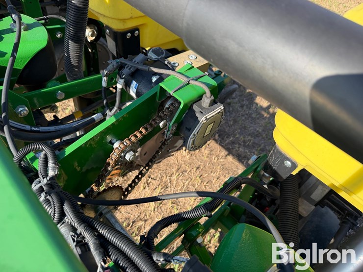 john-deere-1725-image-19
