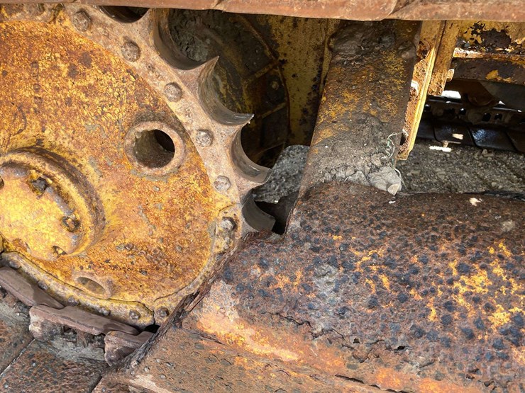 caterpillar-d4c-image-14