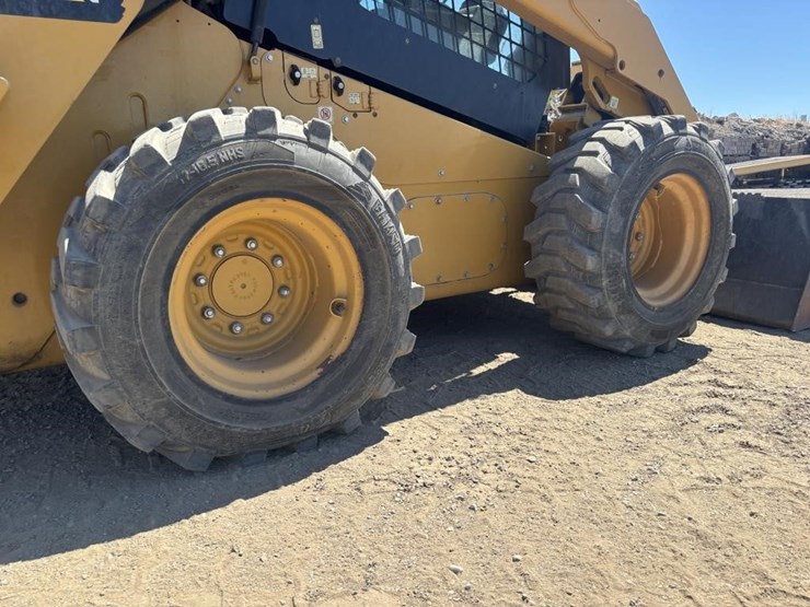 2019-caterpillar-272d2-image-18