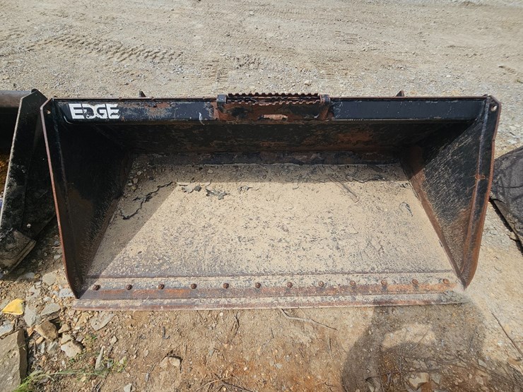 #24638-•-edge-72"-skidsteer-bucket-image-5