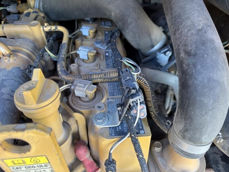 2016-caterpillar-259d-image-41