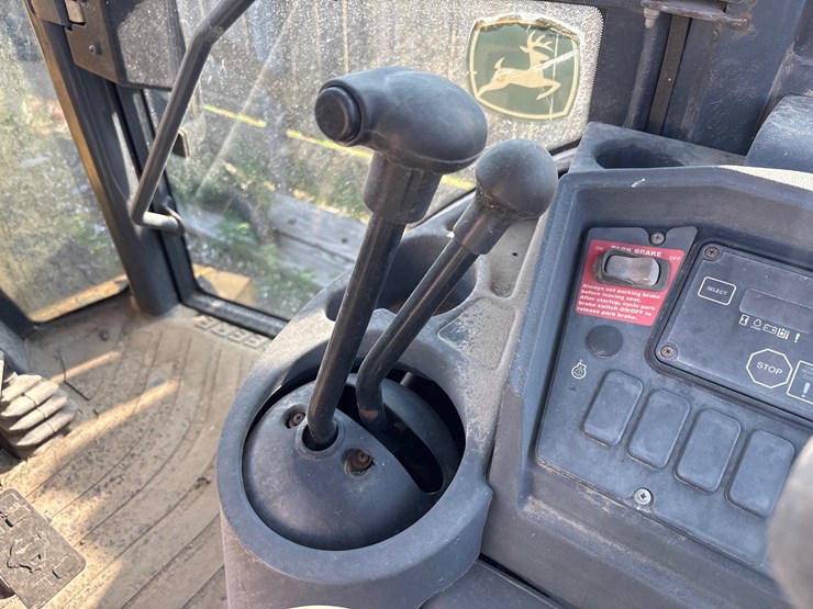2005-deere-310g-image-16