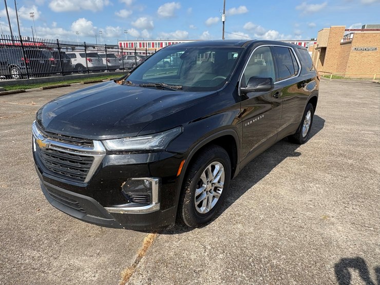 2022-chevrolet-traverse-image-1
