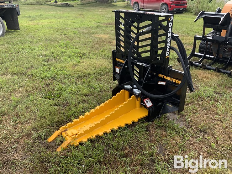 danuser-intimidator-skid-steer-tree-puller-image-1