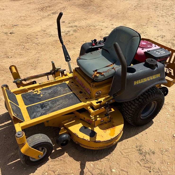 Hustler FastTrak 42" Zero Turn Lawn Mower