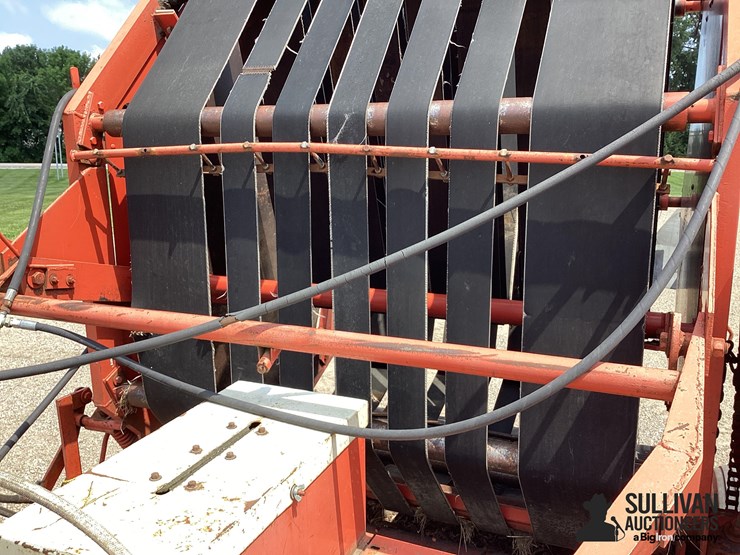 hesston-5600-image-10