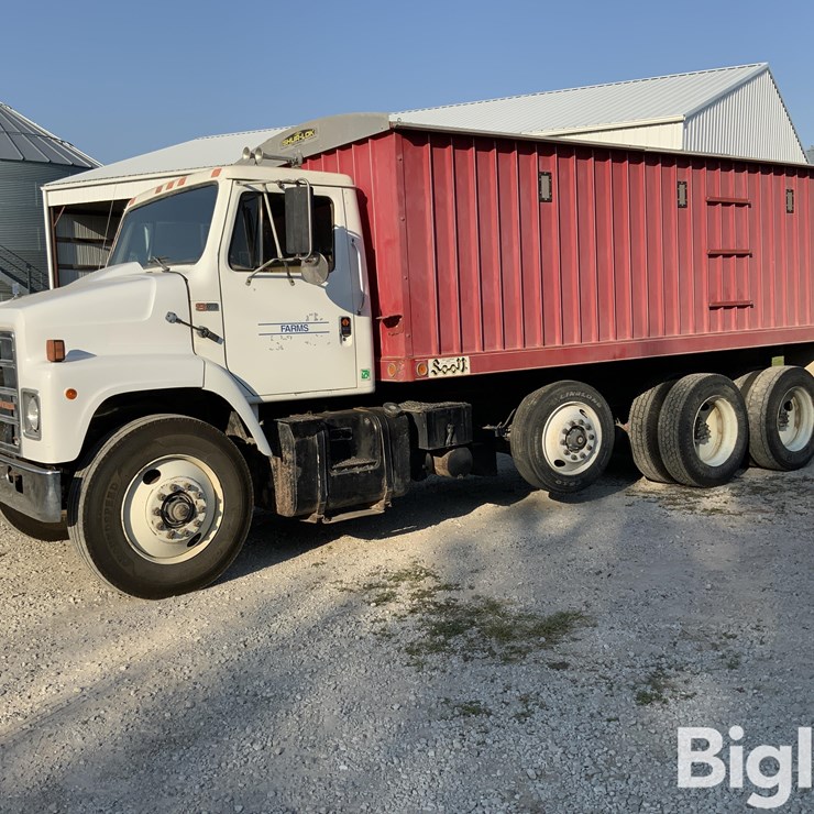 1987 INTERNATIONAL S2300