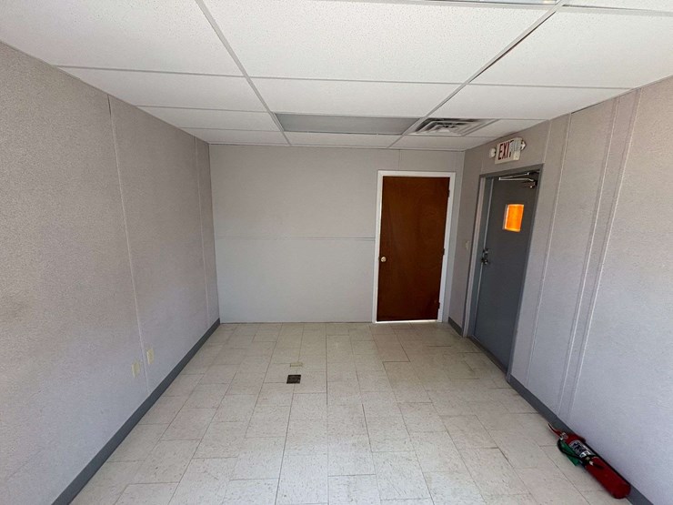 mobile-56'-office-building-image-17
