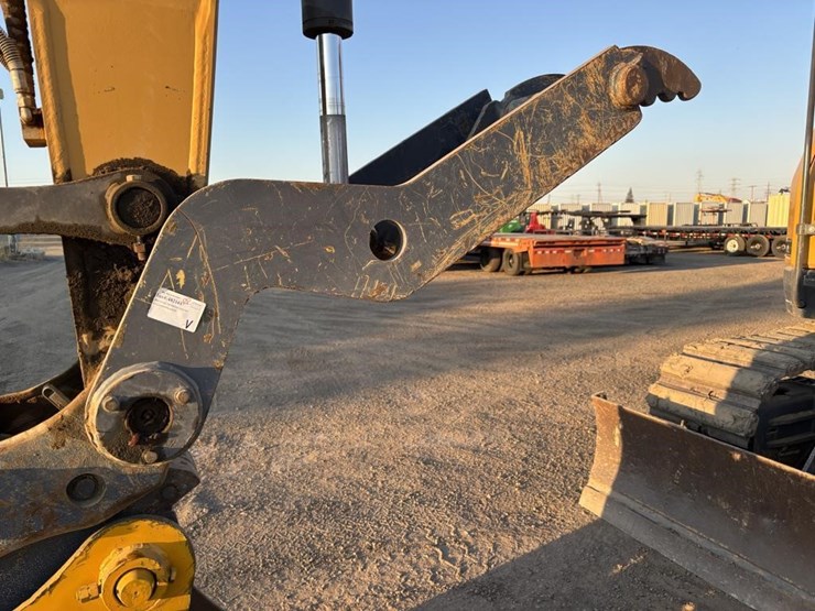 2023-xcmg-xe155ucr-hydraulic-excavator-image-17