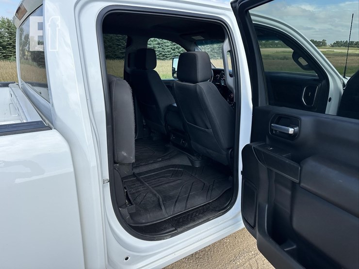 2021-chevrolet-silverado-2500hd-lt-image-22