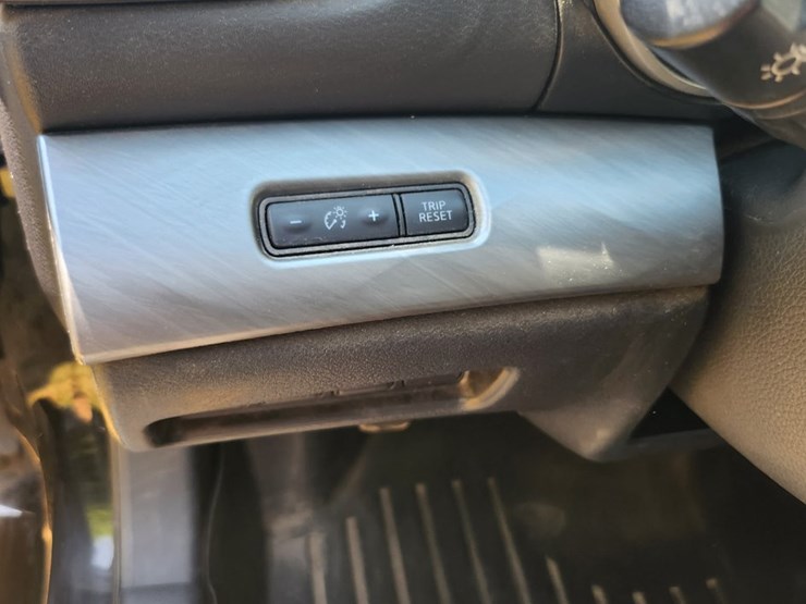 #2809-•-2016-nissan-maxima-sl-(has-wi-title)-image-18