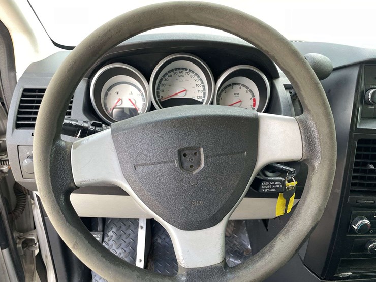 2009-dodge-caravan-image-12