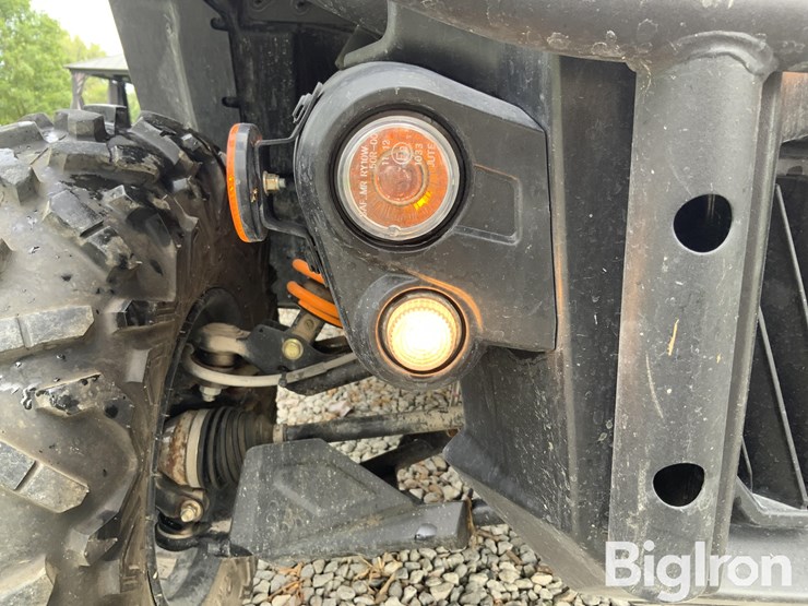 2015-can-am-commander-xtp-1000-utv-image-17