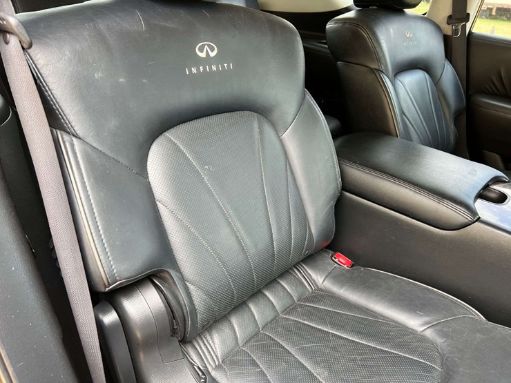 2012-infiniti-qx56-image-38
