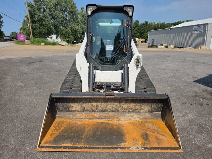 2023-bobcat-t770-image-8