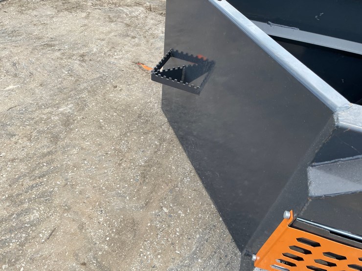 #9792-•-wolverine-skid-steer-concrete-shooter-attachment-image-9