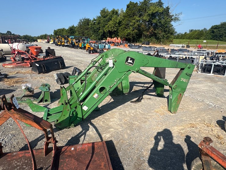 john-deere-740-image-1