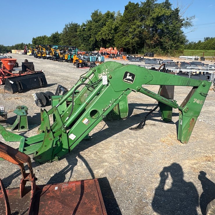 JOHN DEERE 740