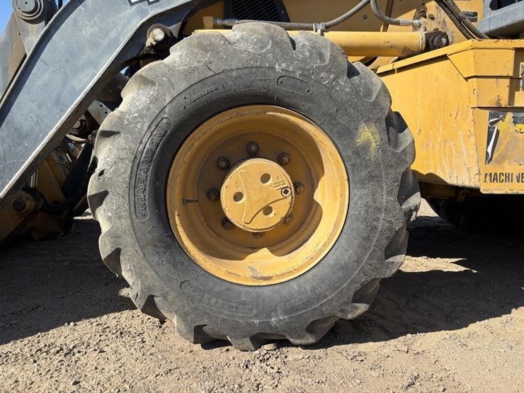 2007-deere-410j-image-29