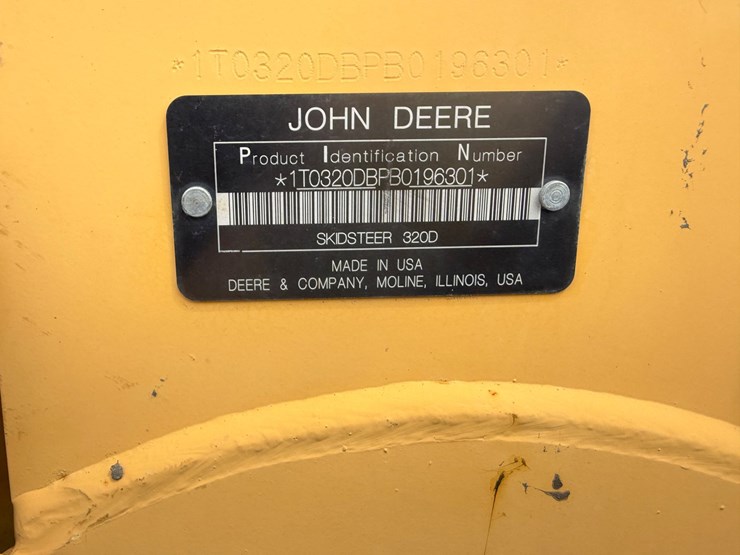 deere-320d-image-16