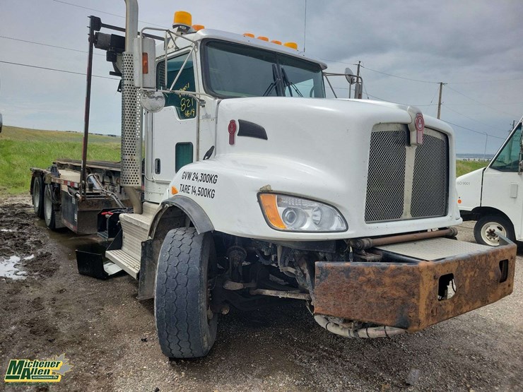 non-operable-2015-kenworth-t4-series-t/a-hook-lift-truck-image-31