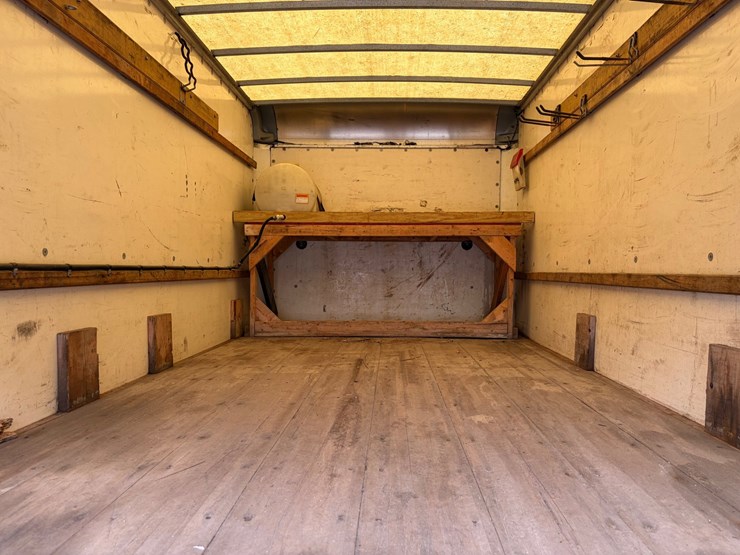 2010-gmc-3500-image-6