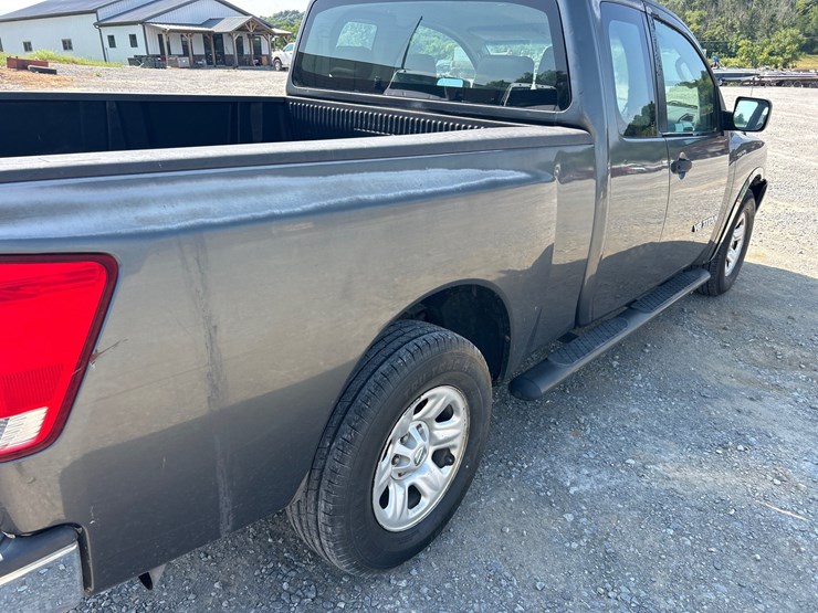 2005-nissan-titan-image-8
